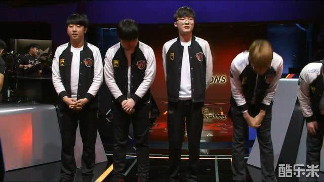 对手绕后被 对手绕后被